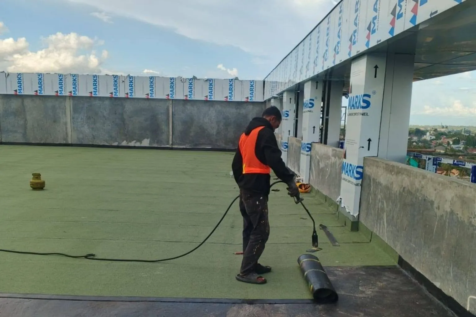 Jasa Pemasangan Membrane Aspal Bakar di Kuta: Solusi Tuntas Dak Beton Bocor